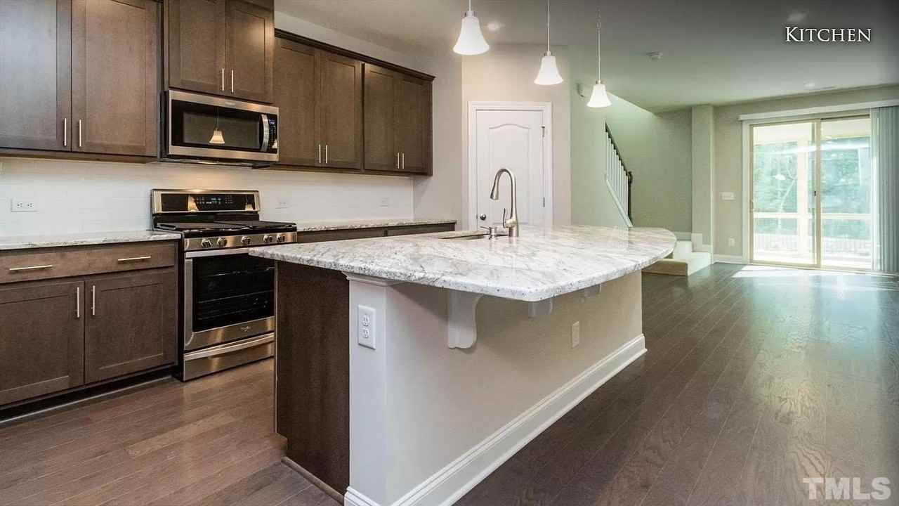 1007 Rexburg Dr - Photo 5 of 24