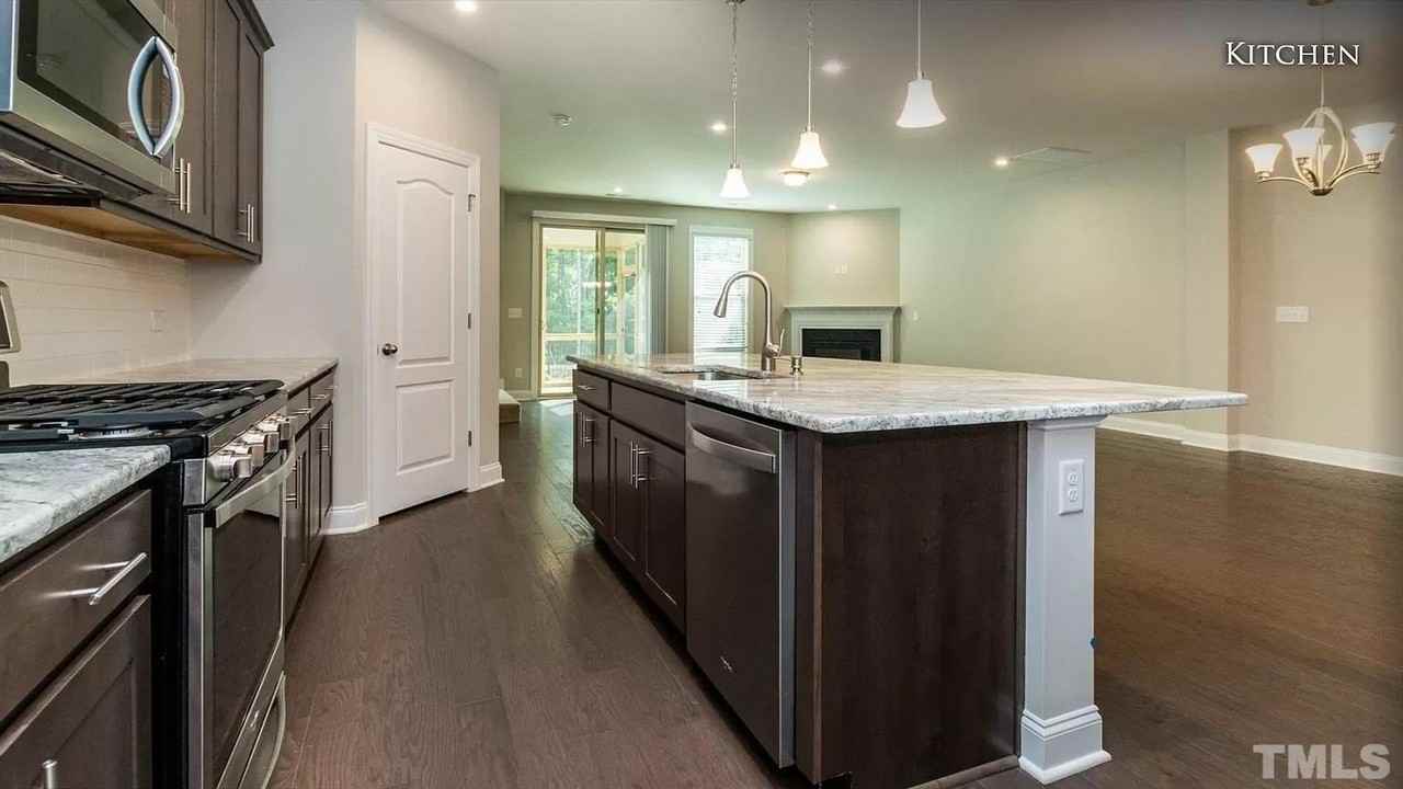 1007 Rexburg Dr - Photo 6 of 24