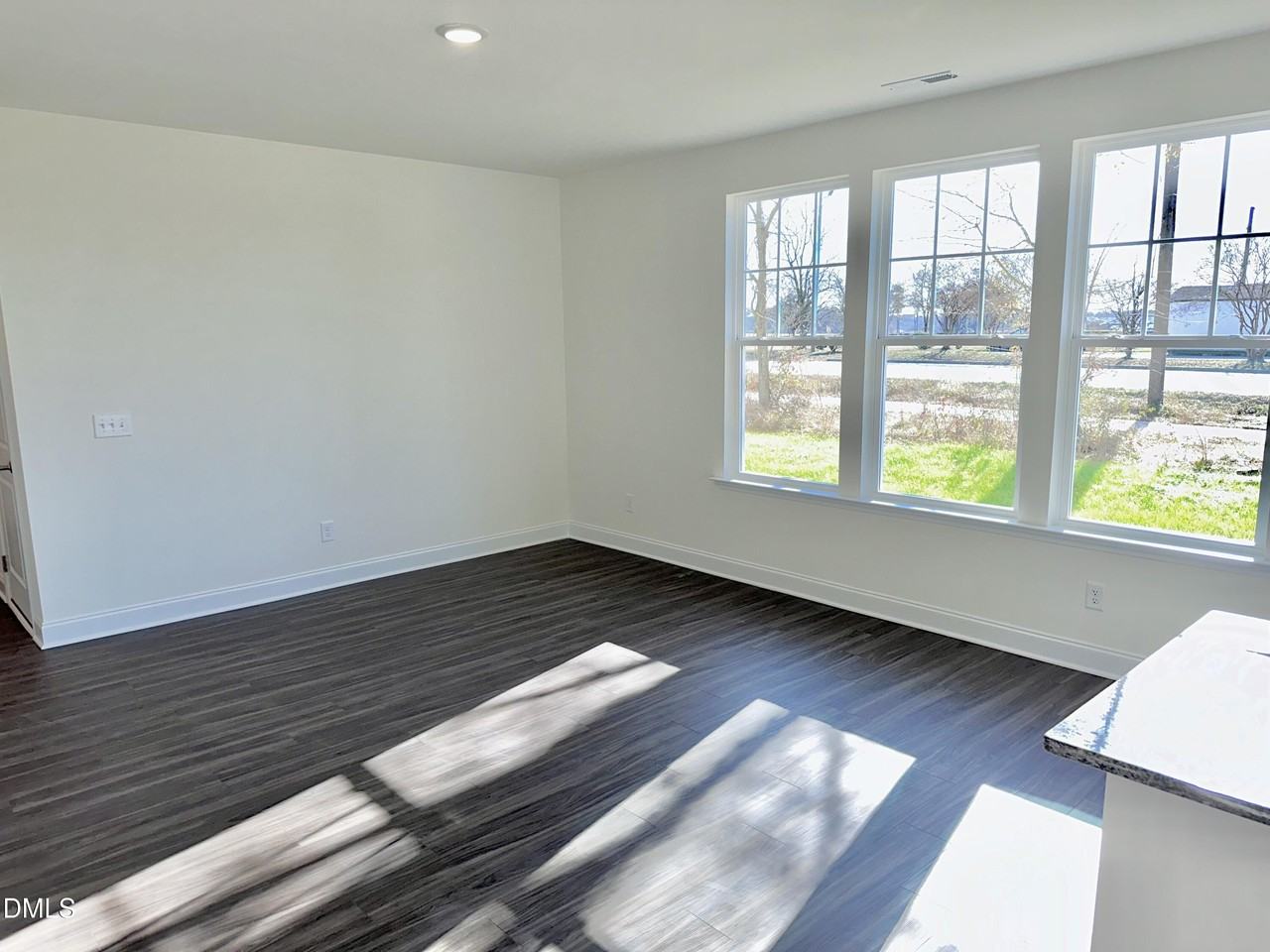 156 Wildflower Cir - Photo 4 of 13