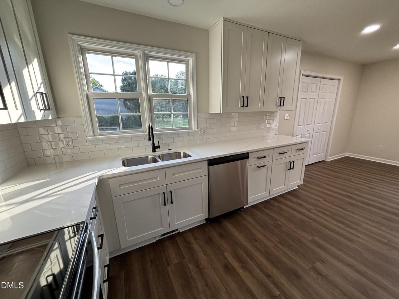 170 Devin Dr - Photo 3 of 50