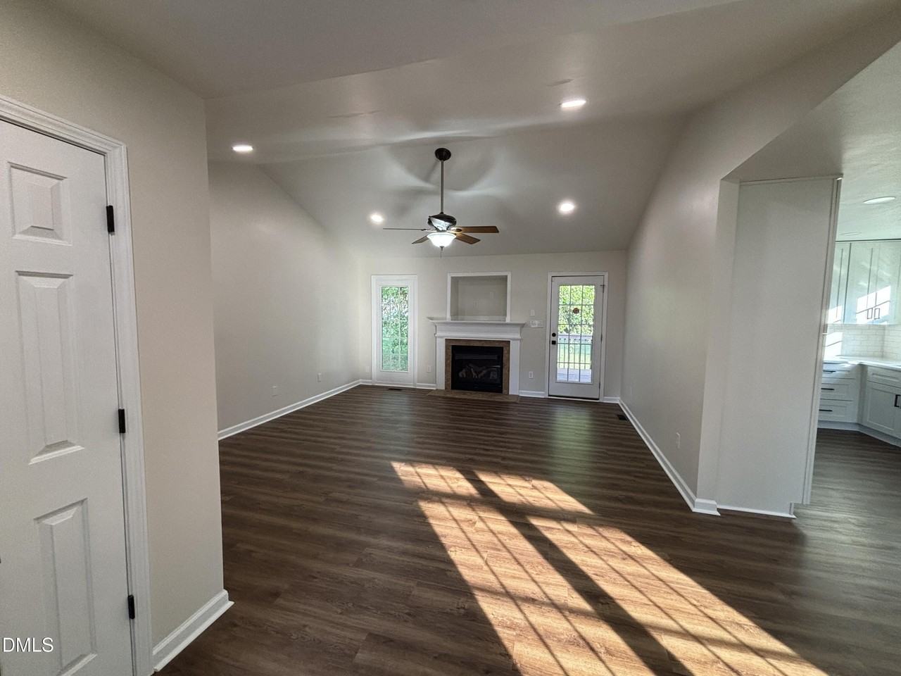 170 Devin Dr - Photo 5 of 50