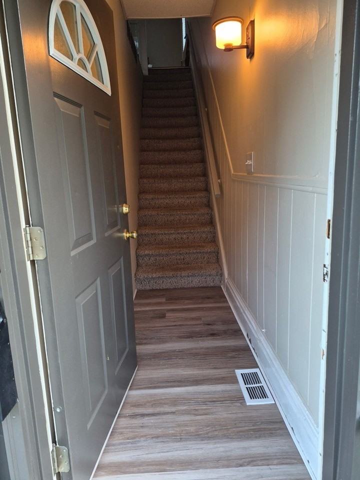 146 Edgington Ln 2nd Fl - Photo 3 of 9
