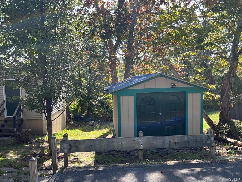 37 Roosevelt St - Photo 2 of 13