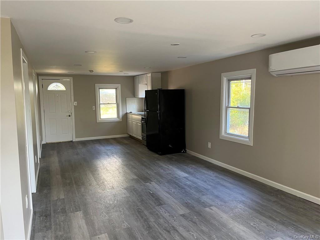 37 Roosevelt St - Photo 5 of 13