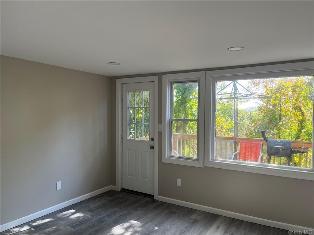 37 Roosevelt St - Photo 6 of 13