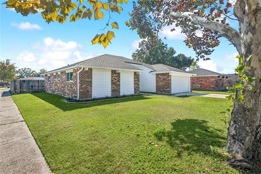 109 Meredith Dr - Photo 2 of 21