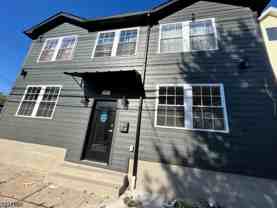 335 Henry St Apt 3 #Apt 3 - Photo 1 of 1
