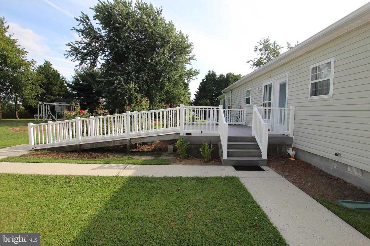 26499 Hollyville Rd - Photo 2 of 16