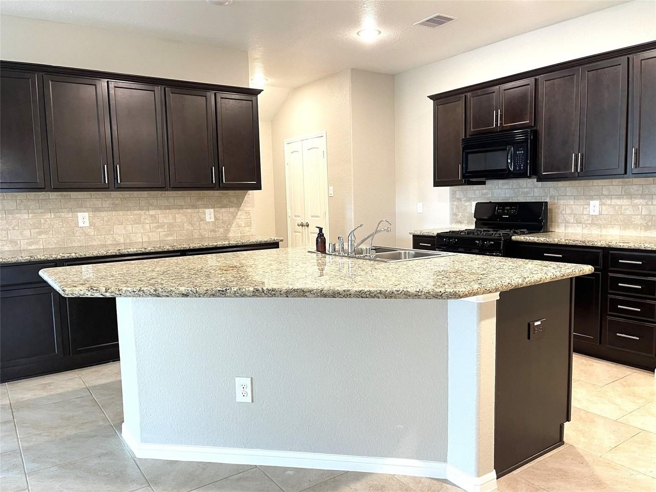 29127 Innes Park Pl - Photo 2 of 27