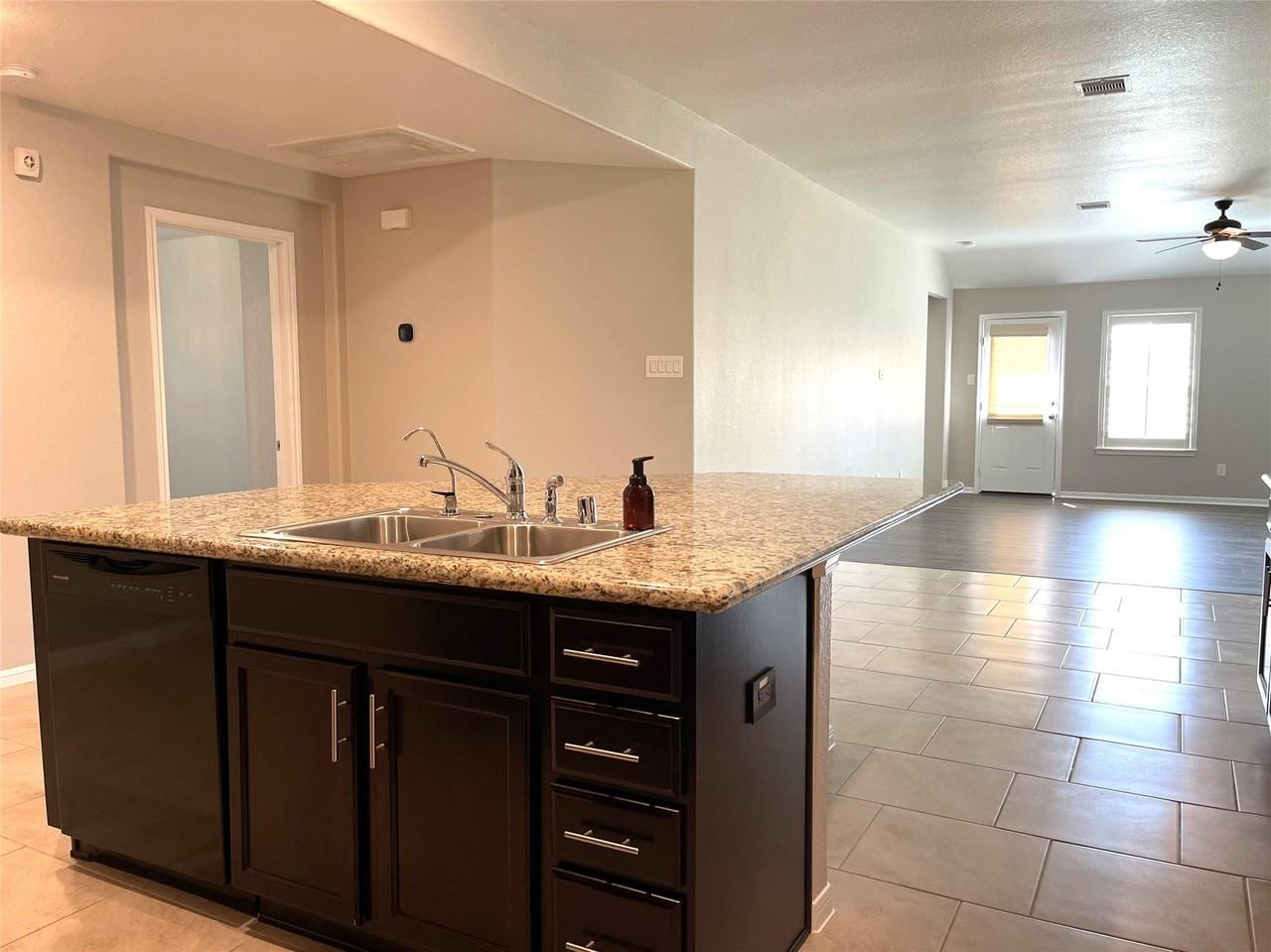 29127 Innes Park Pl - Photo 4 of 27