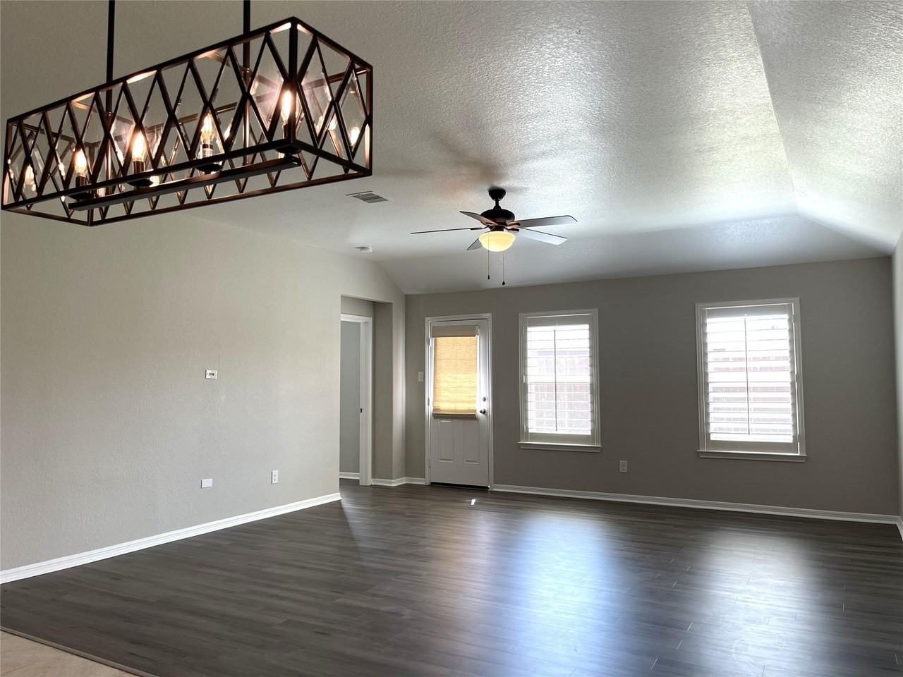 29127 Innes Park Pl - Photo 6 of 27