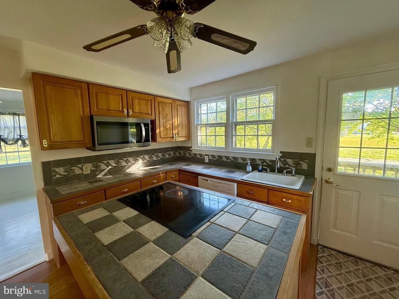 28289 Broadkill Rd - Photo 4 of 12