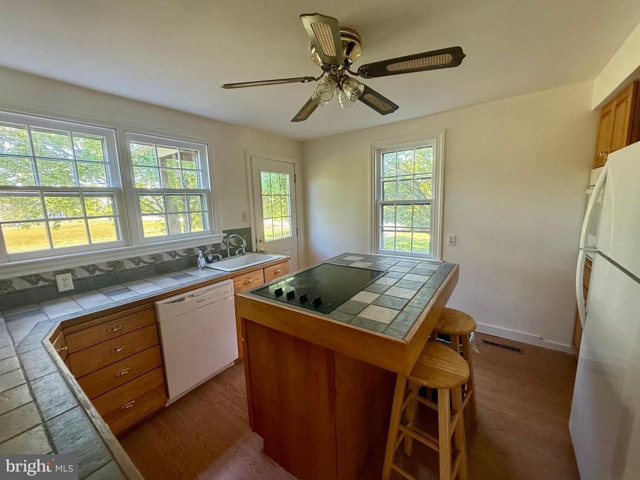 28289 Broadkill Rd - Photo 5 of 12