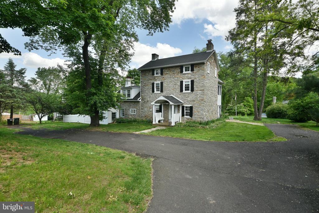 966 Paige Ct - Photo 2 of 50