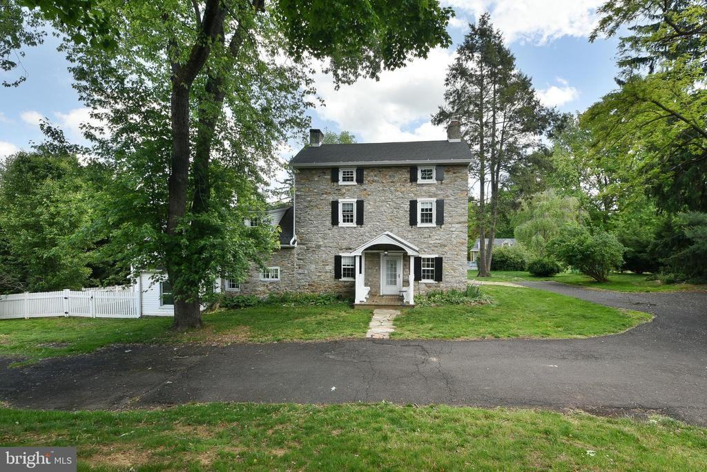 966 Paige Ct - Photo 3 of 50
