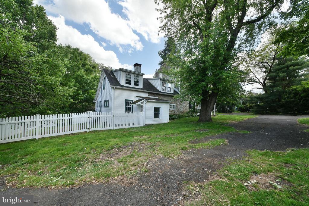 966 Paige Ct - Photo 4 of 50