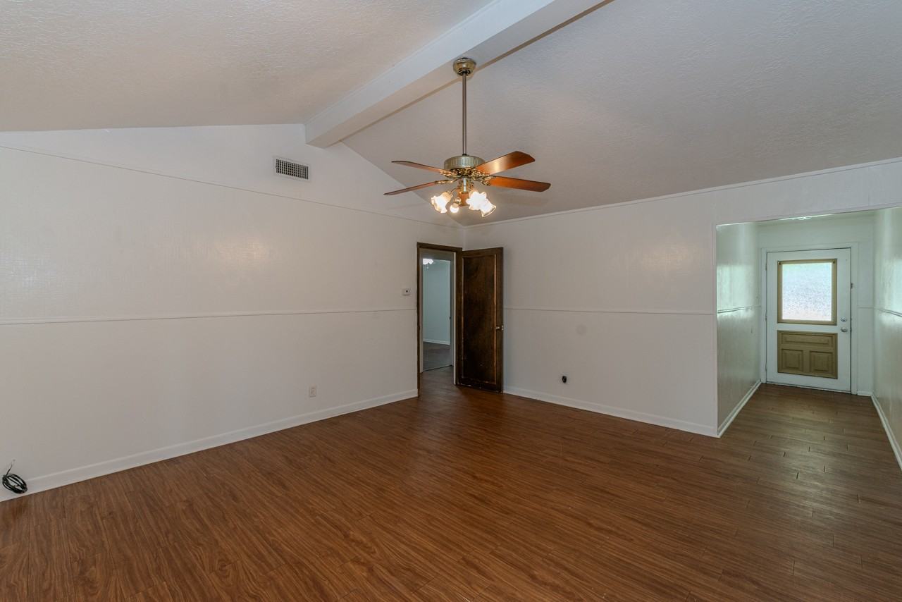 450 Norvell St - Photo 3 of 23