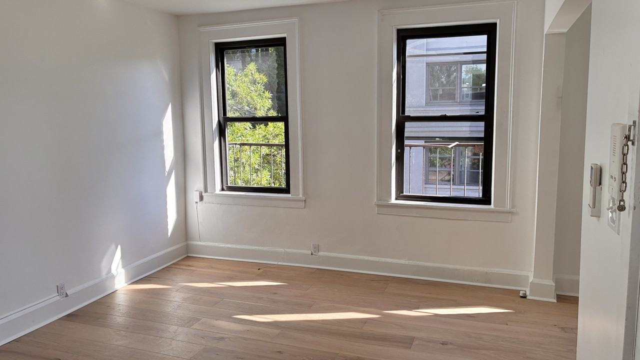 188 W 9th St ## 3f - Photo 3 of 16