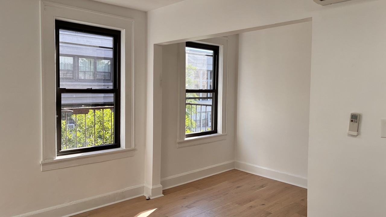 188 W 9th St ## 3f - Photo 4 of 16