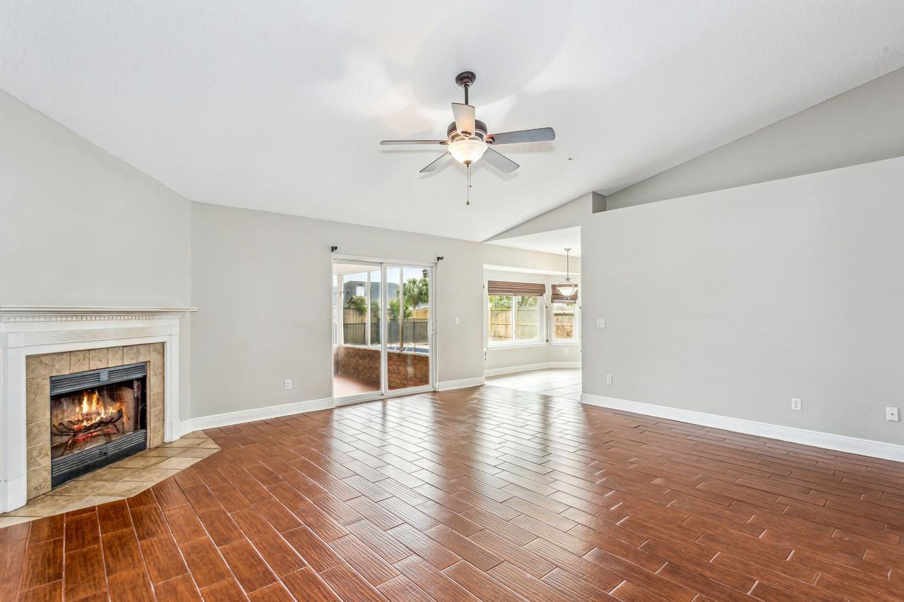 1136 Crane Cove Blvd - Photo 7 of 28