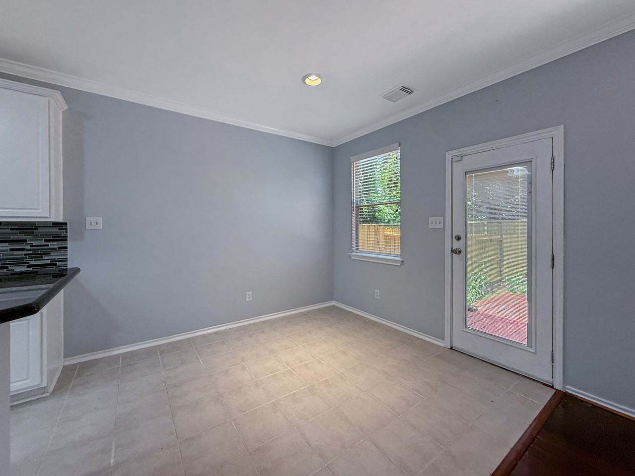 3 Peachridge Pl #1 - Photo 3 of 11