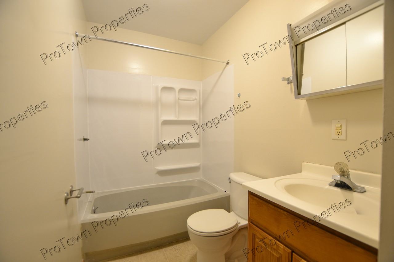 121 South Comstock Street #1E - Photo 2 of 6