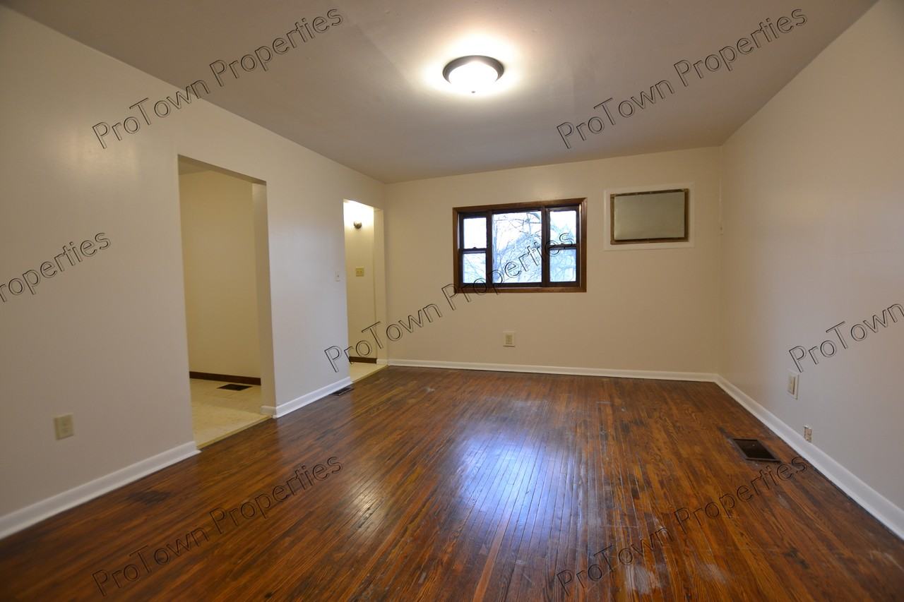 121 South Comstock Street #1E - Photo 3 of 6