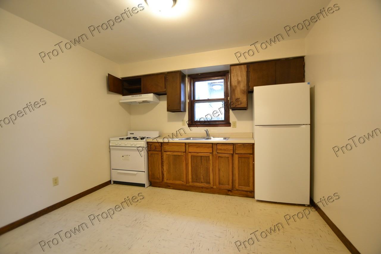 121 South Comstock Street #1E - Photo 5 of 6