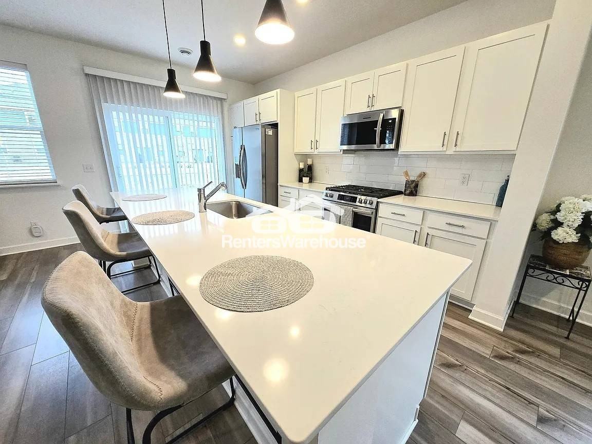 3040 Basswood St #A - Photo 4 of 26