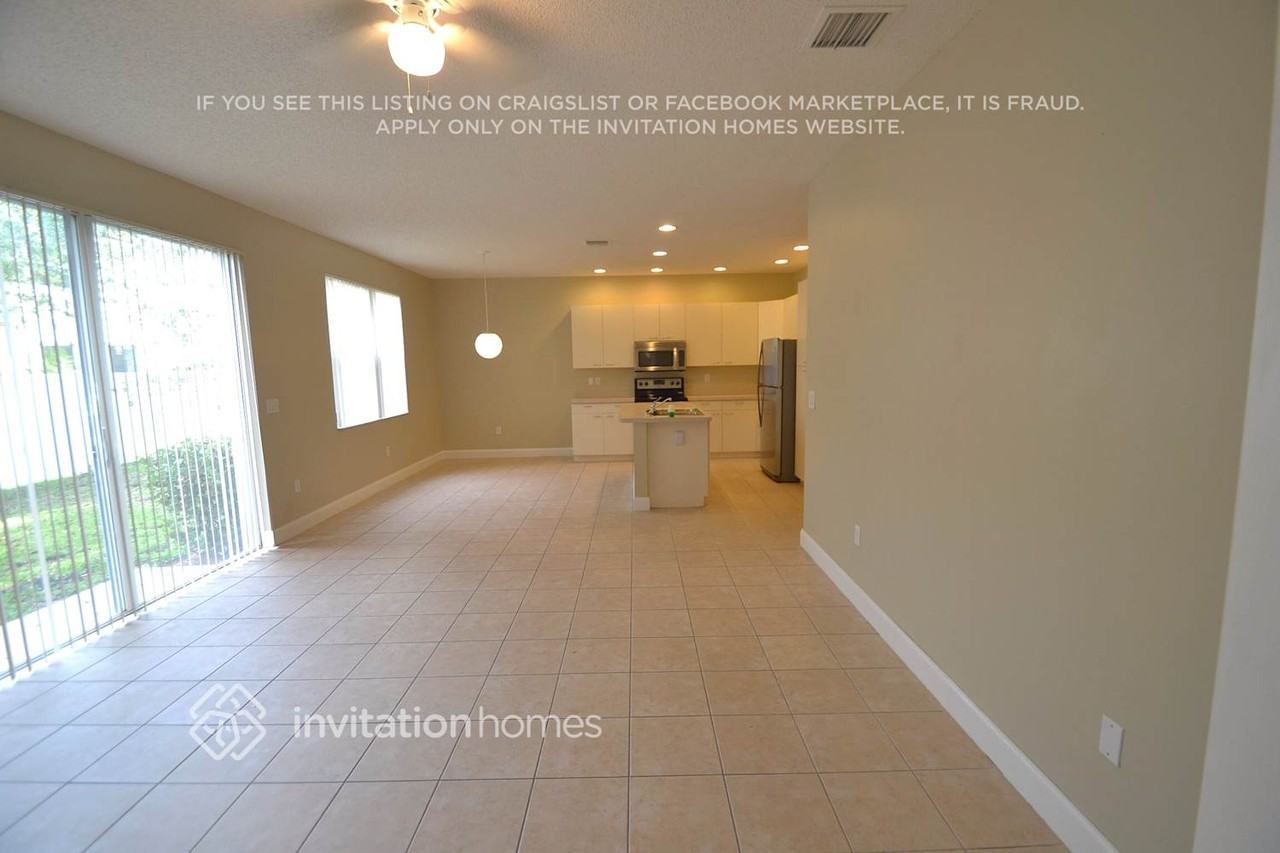15808 Sw 48th Mnr - Photo 2 of 14