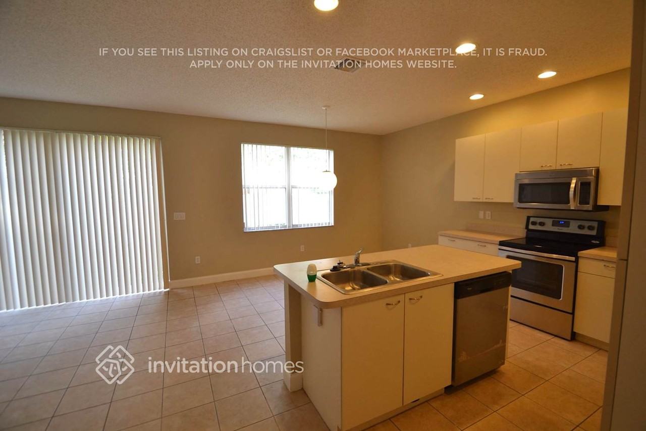 15808 Sw 48th Mnr - Photo 6 of 14