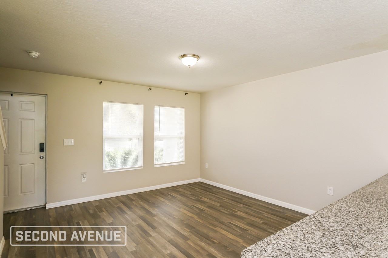 41 Raemoor Dr - Photo 7 of 24