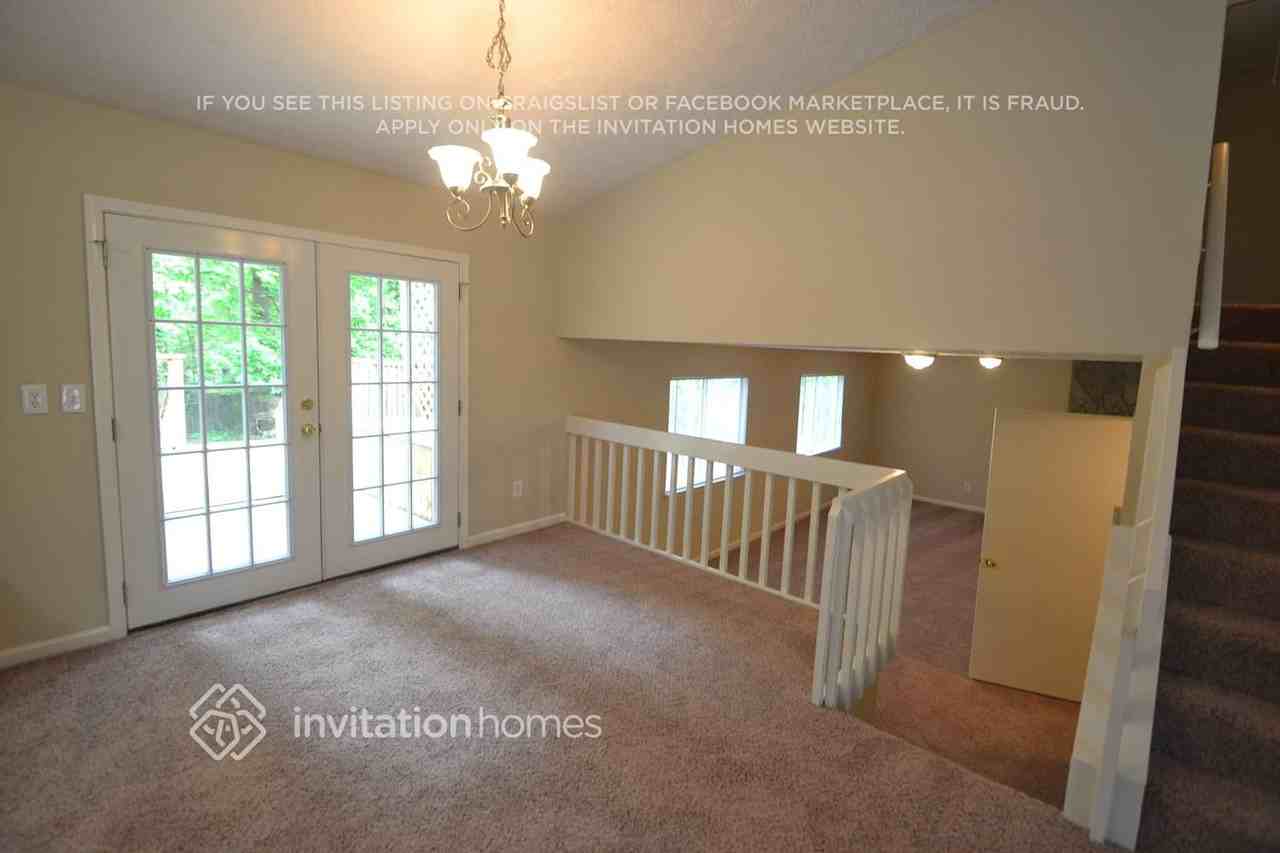 3110 Dowry Dr - Photo 3 of 8
