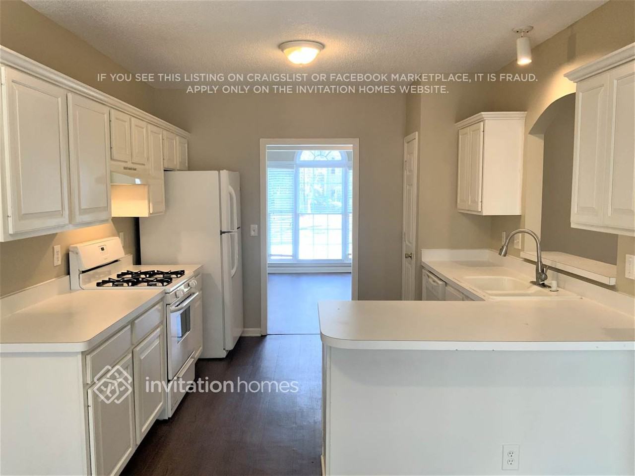 925 Evian Dr Nw - Photo 4 of 13