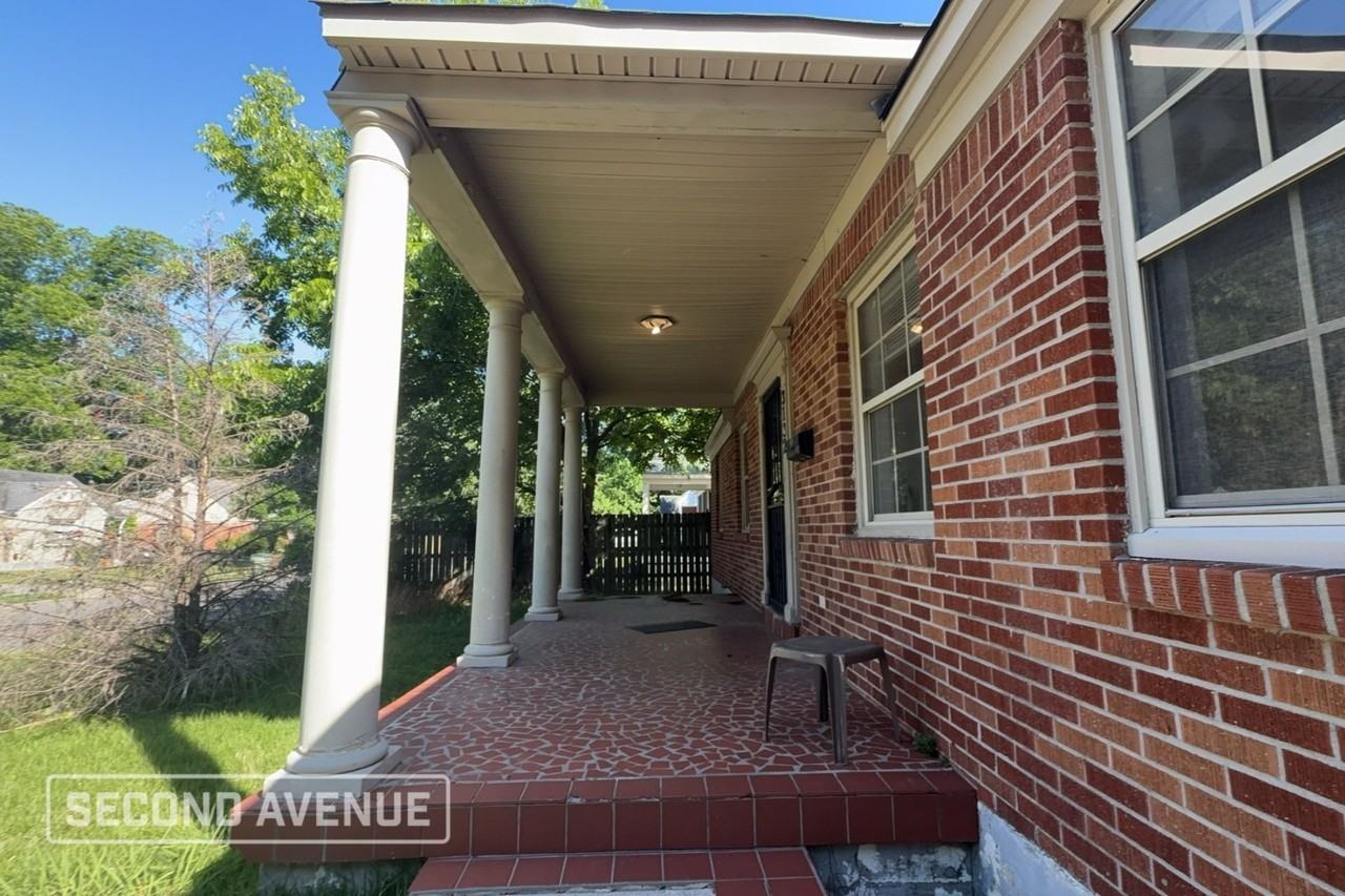 3132 Lamphier Ave - Photo 2 of 20