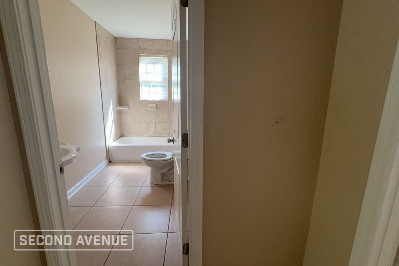 3132 Lamphier Ave - Photo 7 of 20