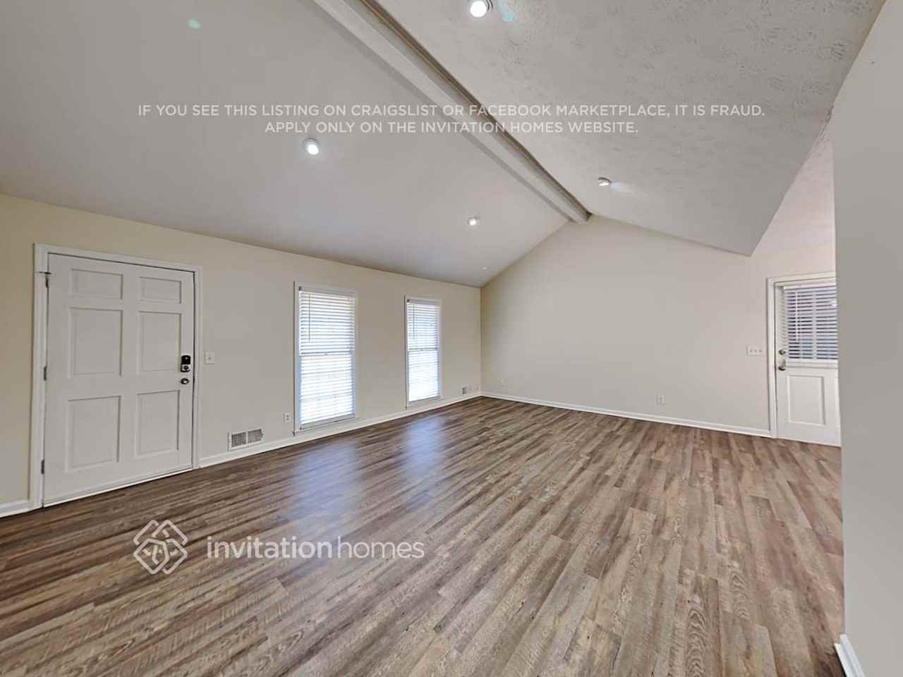 1379 Hidden Cir - Photo 4 of 23