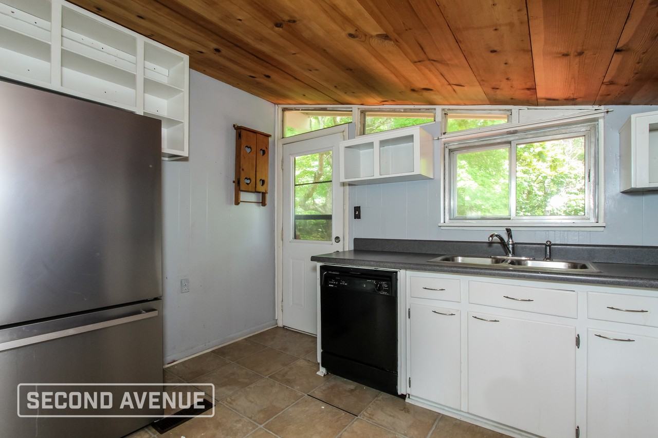 140 Curren St Se - Photo 7 of 23