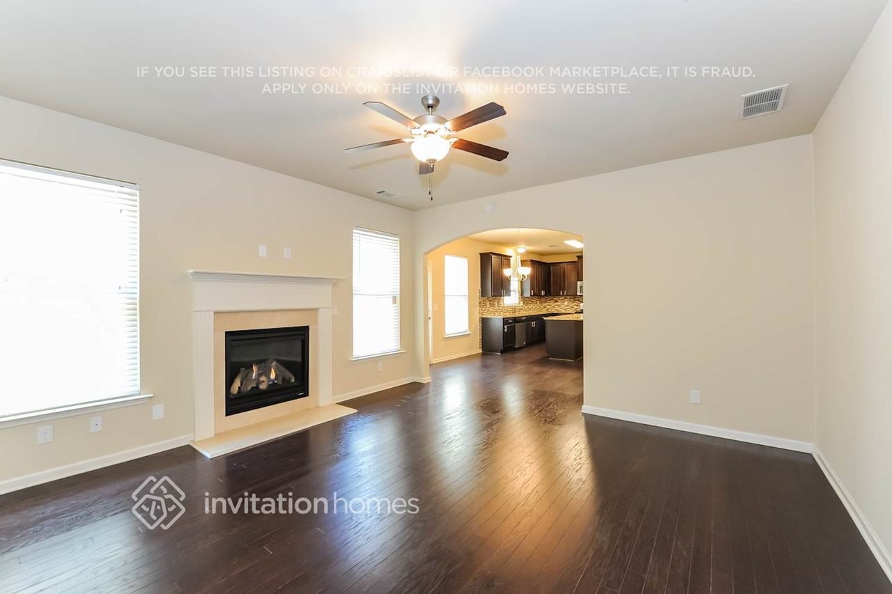 208 Manous Way - Photo 3 of 16