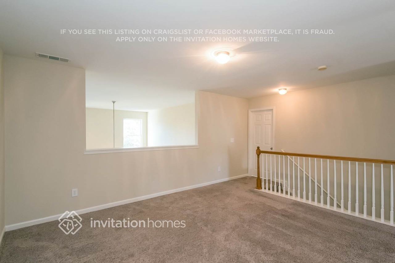 330 Fairpointe Pl - Photo 7 of 15