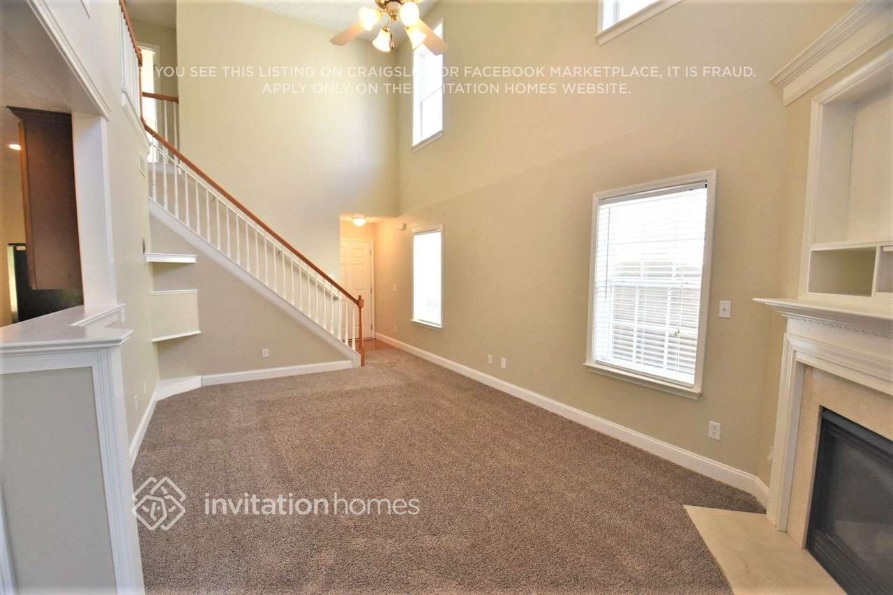 121 Nacoochee Way - Photo 2 of 15