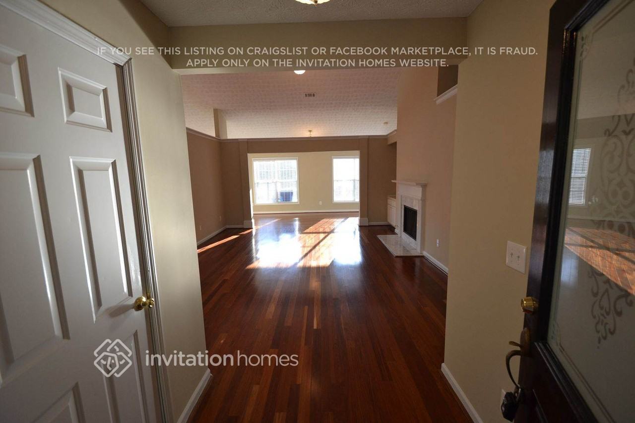 2121 Prospect Walk Way - Photo 2 of 12