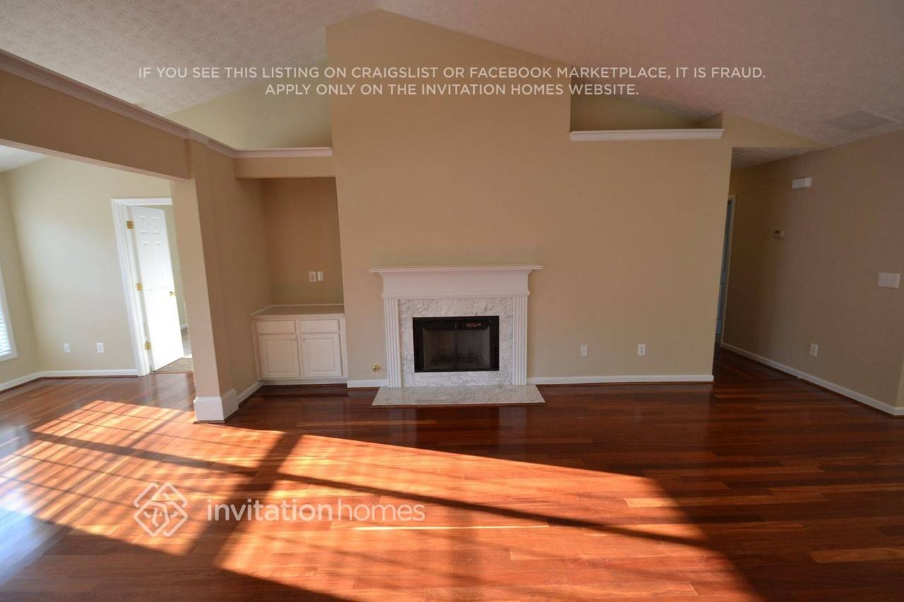 2121 Prospect Walk Way - Photo 3 of 12