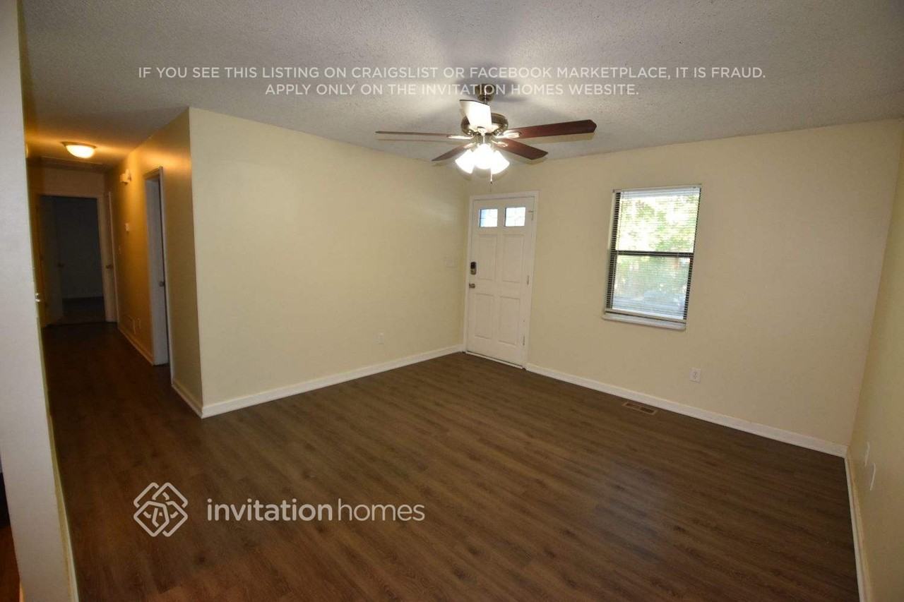 333 Mona Pl - Photo 3 of 11