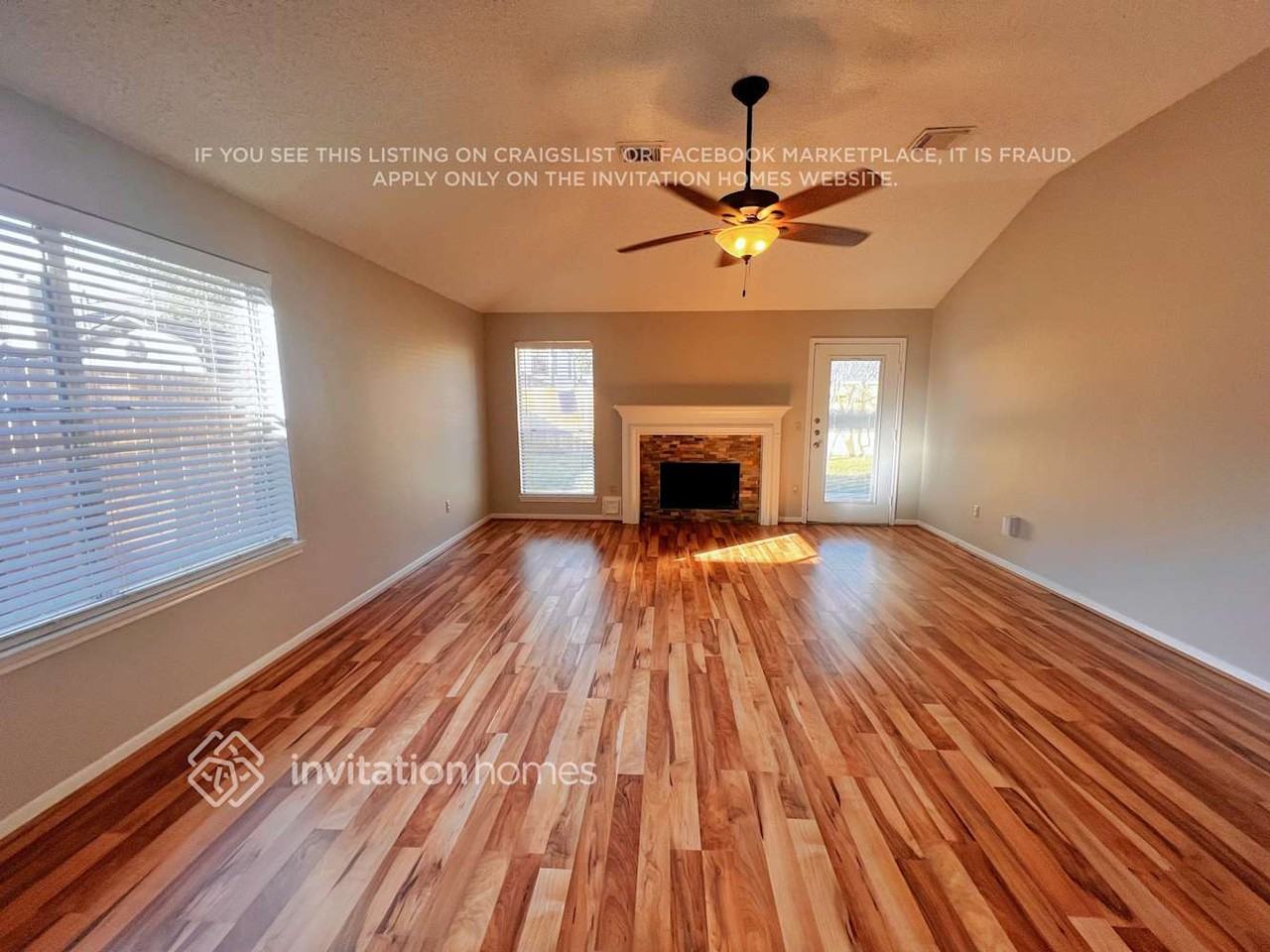 2110 Castle Dr - Photo 3 of 15