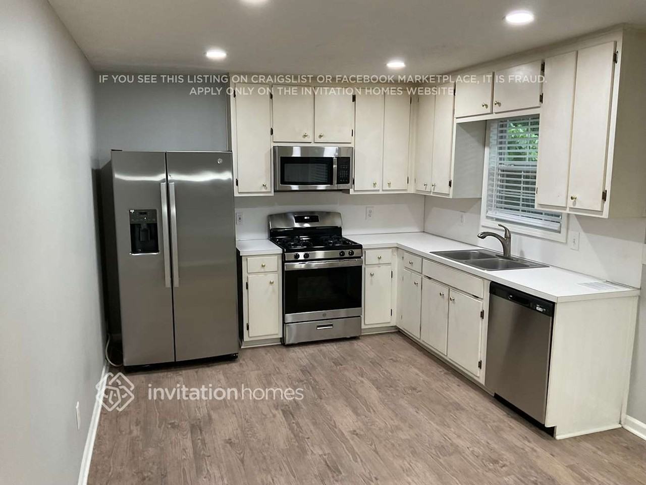 3795 Cherokee Overlook Dr - Photo 4 of 12