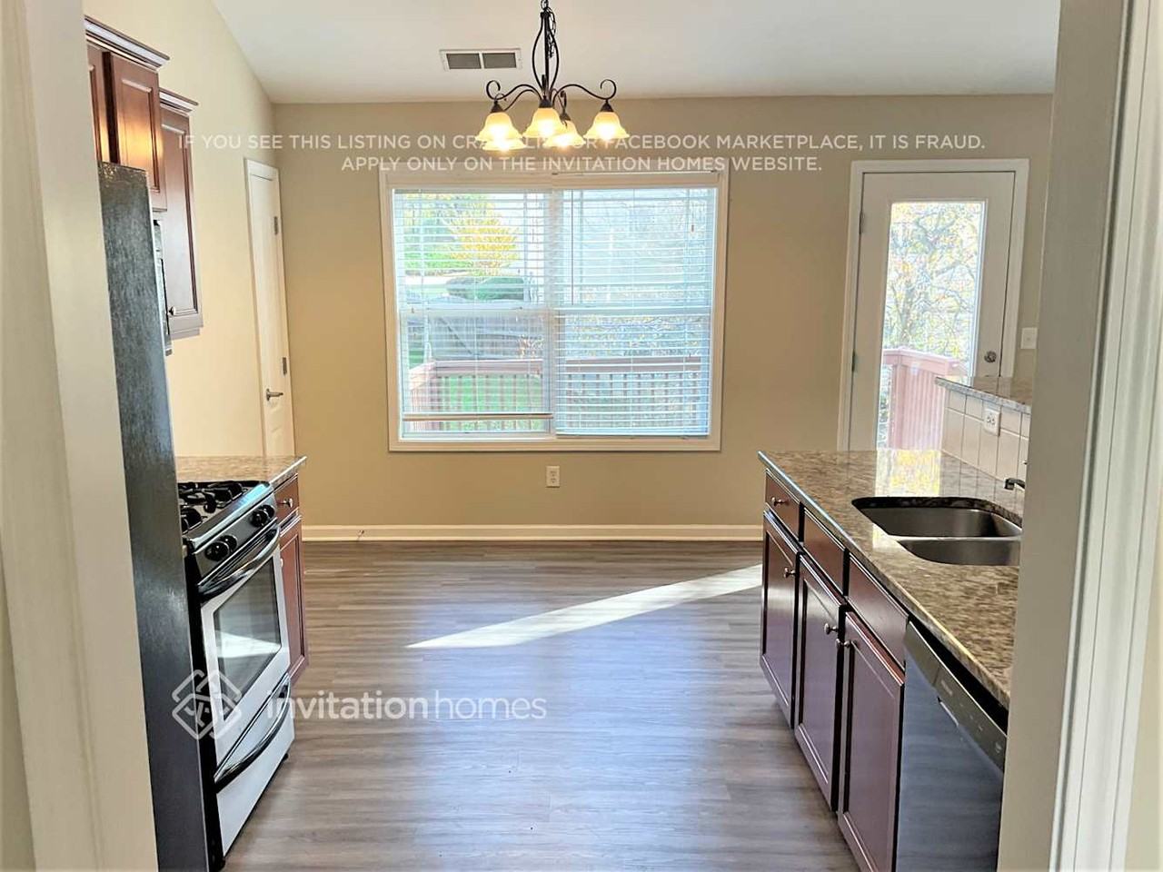 3654 Devon Park Ln Nw - Photo 7 of 19