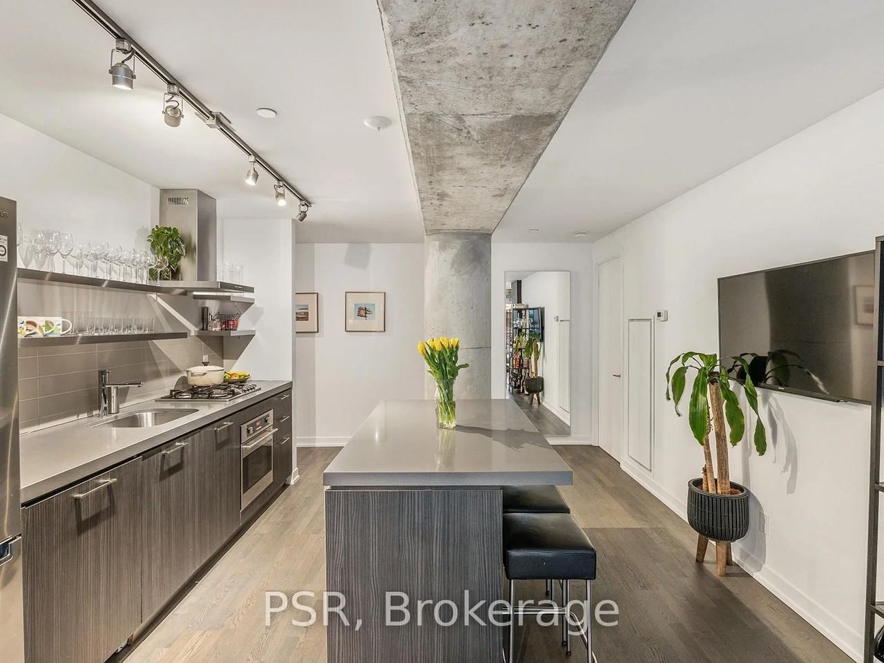 560 King Street West - Photo 6 of 32