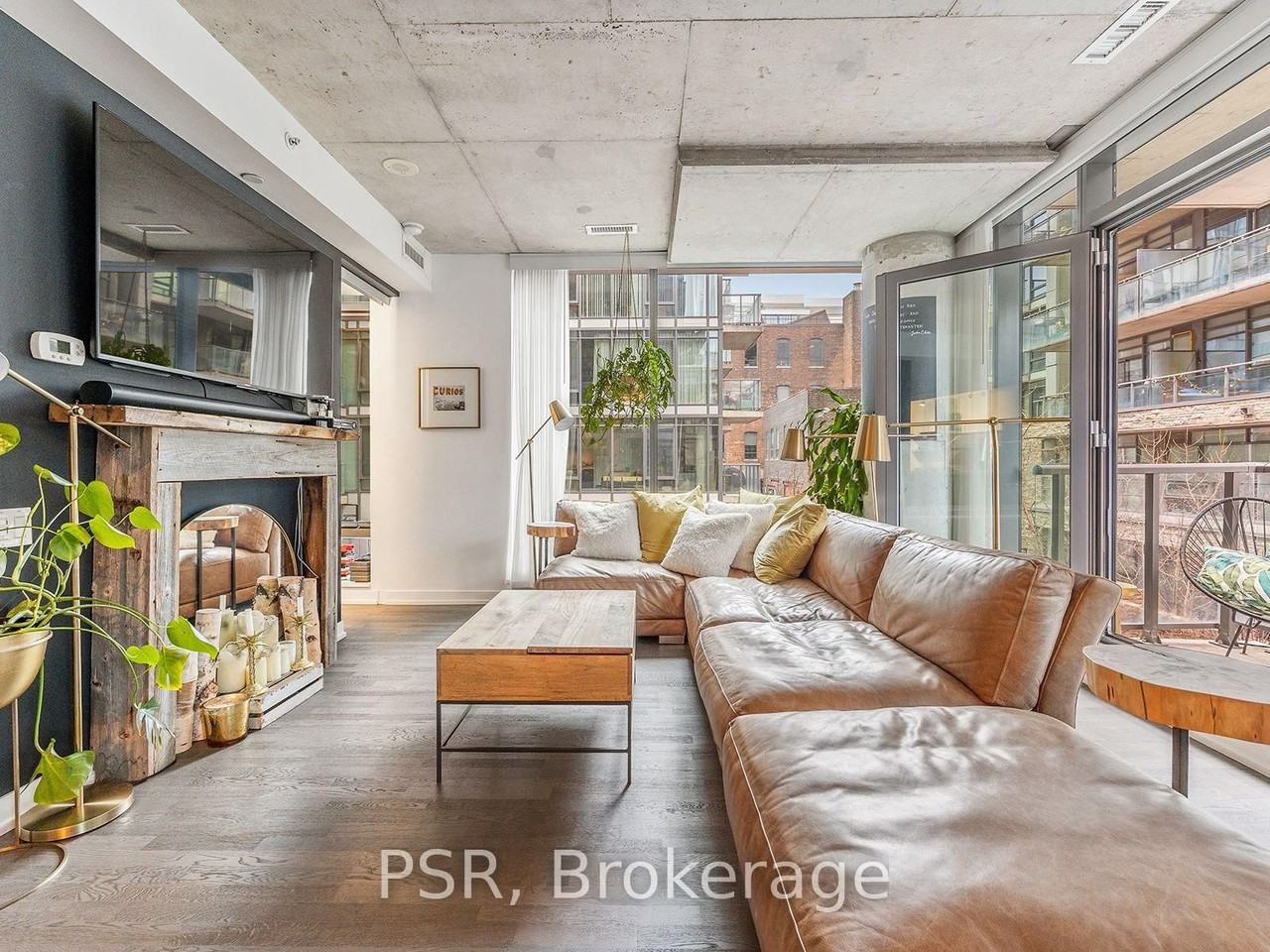 560 King Street West - Photo 7 of 32