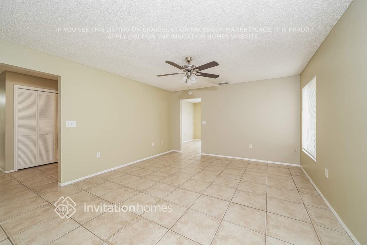 1448 Marigold Dr - Photo 4 of 17